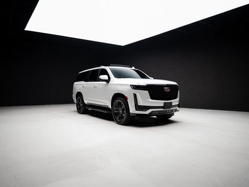 Used 2022 Cadillac Escalade Sport w/ Touring Package AWD/4WD image 87