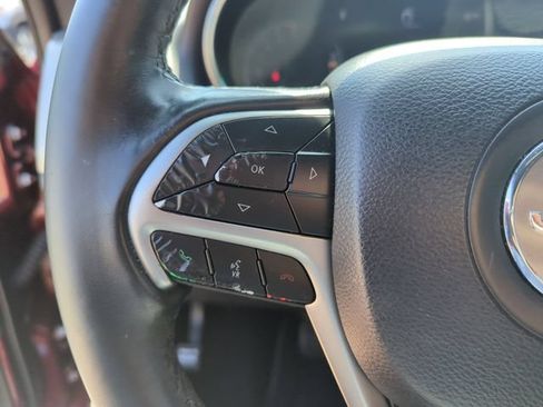 Used 2020 Jeep Grand Cherokee Laredo RWD image 21