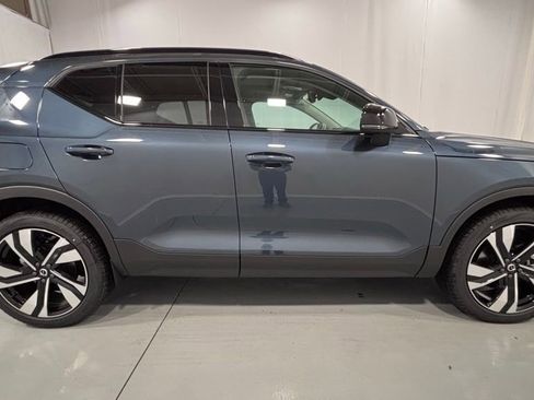 New 2026 Volvo XC40 B5 Plus AWD/4WD image 5