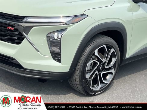 Certified 2024 Chevrolet Trax RS w/ Driver Confidence Package FWD image 9