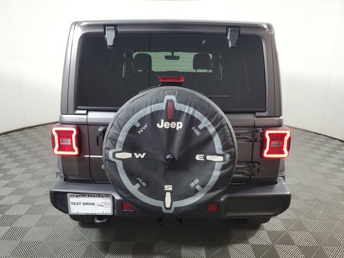 Used 2020 Jeep Wrangler Unlimited Sahara AWD/4WD image 5
