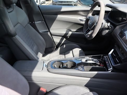 Used 2022 Audi e-tron GT Premium Plus w/ Performance Package image 13