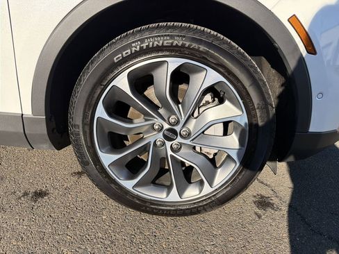 Certified 2023 Lincoln Nautilus Reserve w/ Equipment Group 201A image 33