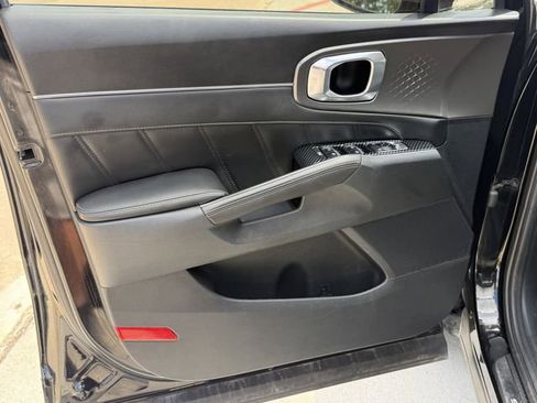 Used 2023 Kia Sorento SX AWD/4WD image 10