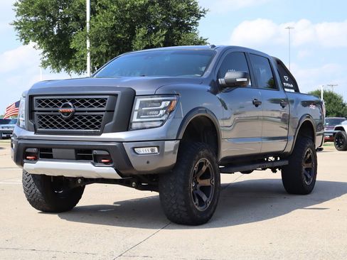 Used 2021 Nissan Titan PRO-4X w/ Pro-4x Convenience Package AWD/4WD image 2