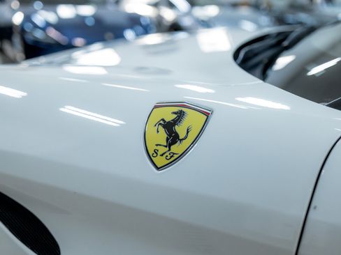 Used 2016 Ferrari California T image 34