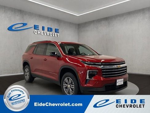 New 2026 Chevrolet Traverse LT w/ Driver Confidence Package AWD/4WD image 1