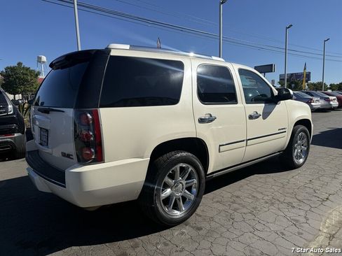 Used 2009 GMC Yukon Denali AWD/4WD image 6