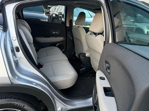Used 2021 Honda HR-V EX image 11