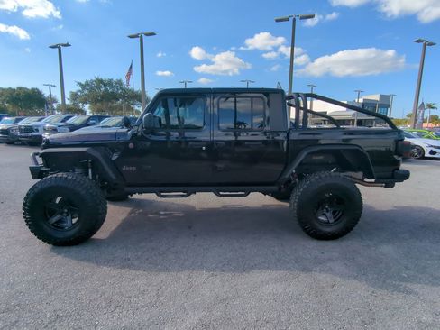 Used 2025 Jeep Gladiator Rubicon w/ Convenience Group image 8