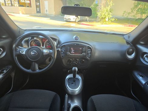Used 2017 Nissan Juke S FWD image 14