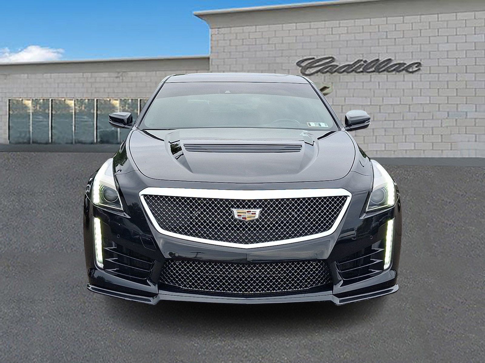 Used 2019 Cadillac CTS V w/ Luxury Package RWD image 2