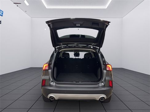 Used 2022 Ford Escape Titanium image 15
