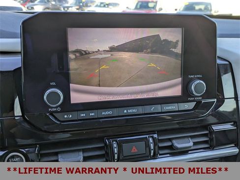 Used 2022 Nissan Pathfinder SV image 23