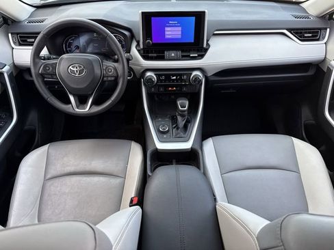 Used 2023 Toyota RAV4 XLE Premium image 12