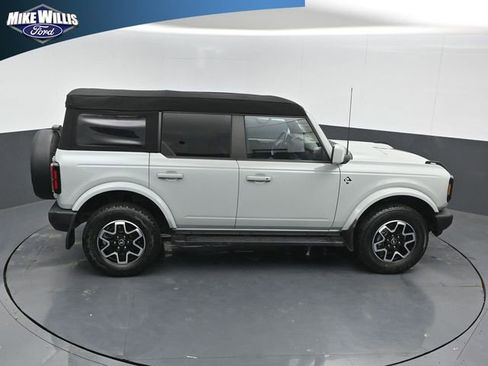 Used 2023 Ford Bronco Outer Banks AWD/4WD image 16