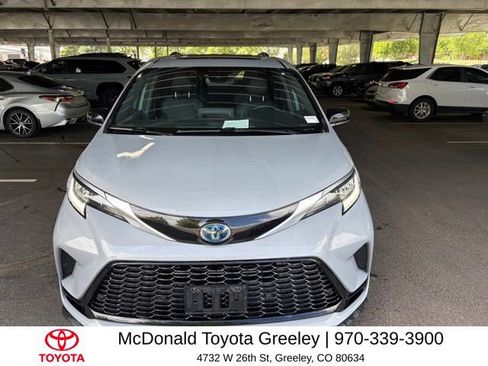 Used 2023 Toyota Sienna XSE FWD image 11