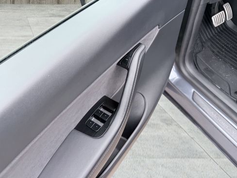 Used 2020 Tesla Model Y Performance image 25