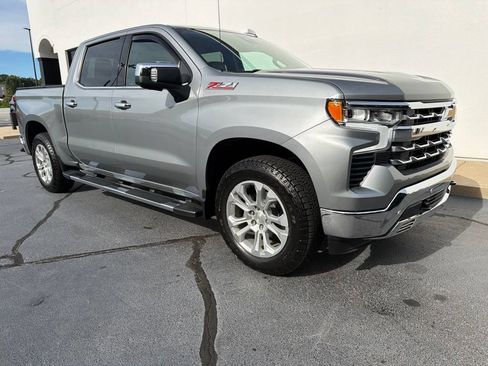 Used 2023 Chevrolet Silverado 1500 LTZ AWD/4WD image 2