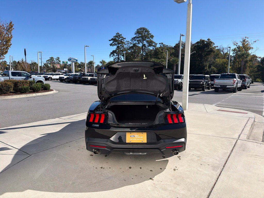 Used 2025 Ford Mustang GT RWD image 7