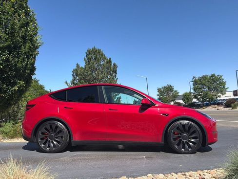 Used 2023 Tesla Model Y Performance AWD/4WD image 5