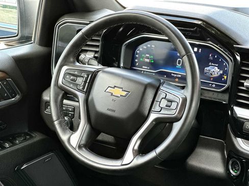 Used 2023 Chevrolet Silverado 1500 High Country w/ Technology Package AWD/4WD image 27