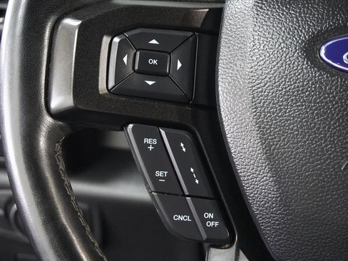 Used 2018 Ford Expedition Limited w/ Equipment Group 301A AWD/4WD image 17
