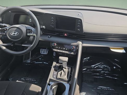 New 2026 Hyundai Elantra SEL Sport Premium FWD image 11