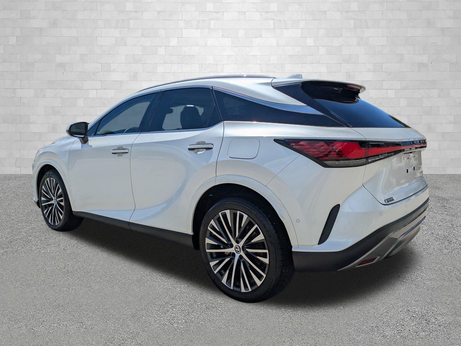Used 2025 Lexus RX 350 Premium Plus w/ Convenience Package AWD/4WD image 4