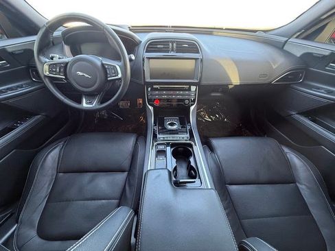Used 2018 Jaguar XE S RWD image 12