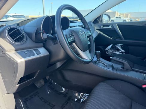 Used 2013 MAZDA MAZDA3 i Touring FWD image 2