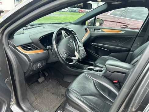 Used 2019 Lincoln MKC Reserve AWD/4WD image 3
