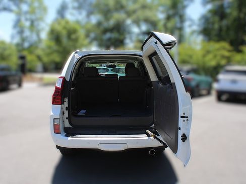 Used 2013 Lexus GX 460 w/ Comfort Plus Pkg AWD/4WD image 10