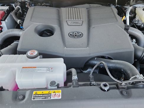 Used 2025 Toyota Tundra Platinum image 17