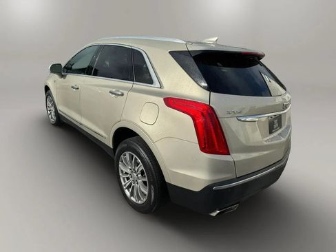 Used 2017 Cadillac XT5 Luxury w/ Driver Awareness Package FWD image 7