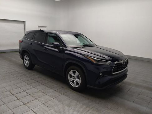Used 2021 Toyota Highlander LE FWD image 11