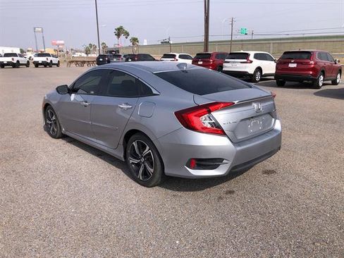 Used 2018 Honda Civic Touring image 5