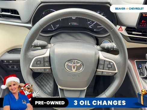 Used 2021 Toyota Sienna XLE image 19