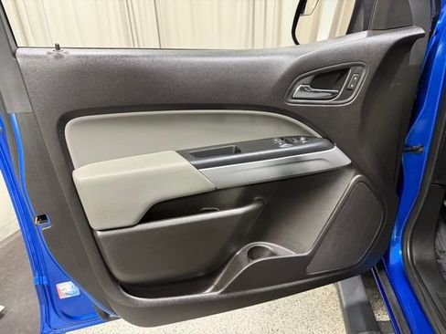 Used 2018 Chevrolet Colorado LT AWD/4WD image 16