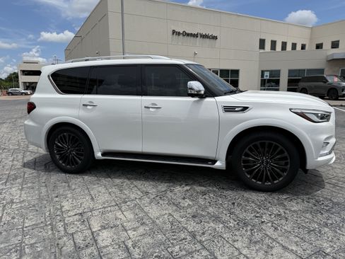 Certified 2022 INFINITI QX80 Sensory w/ All-Season Package RWD image 8
