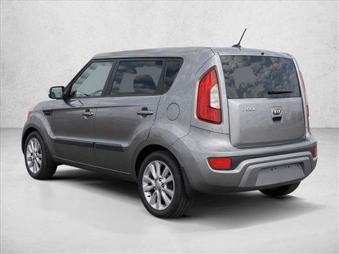 Used 2013 Kia Soul + FWD image 5