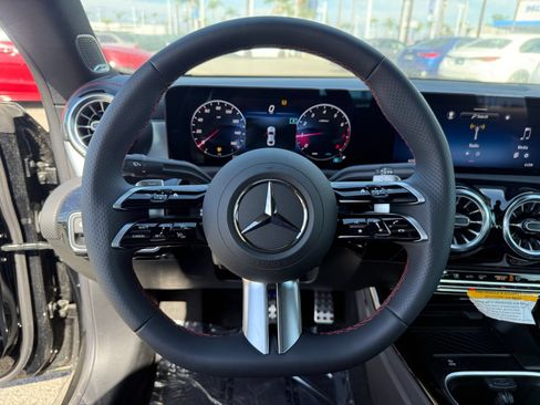 Used 2025 Mercedes-Benz CLA 250 image 19
