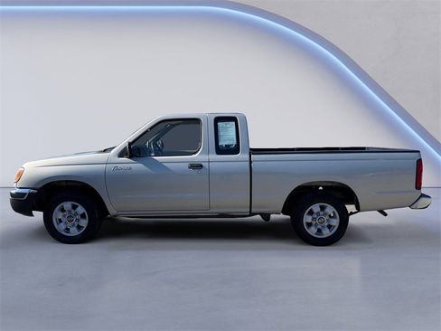 Used 1998 Nissan Frontier XE image 6