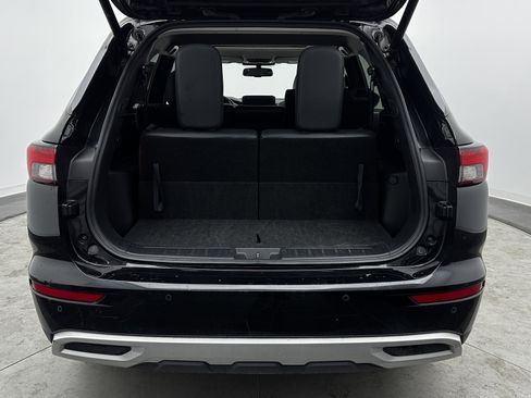 Used 2024 Mitsubishi Outlander SE Black Edition image 33