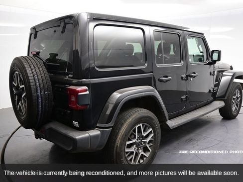 Used 2024 Jeep Wrangler Unlimited Sahara AWD/4WD image 6