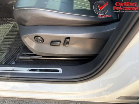 Used 2022 Volkswagen Tiguan SE R-Line FWD image 46