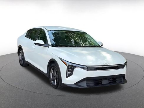Used 2025 Kia K4 FWD image 3