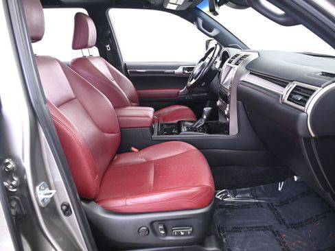 Used 2021 Lexus GX 460 Luxury w/ Accessory Package image 23