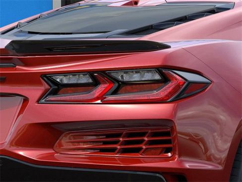 New 2025 Chevrolet Corvette E-Ray image 11