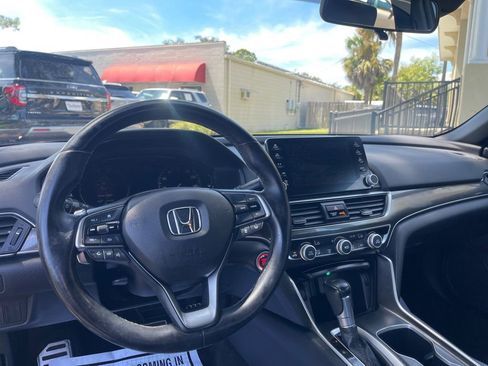 Used 2018 Honda Accord Sport image 12